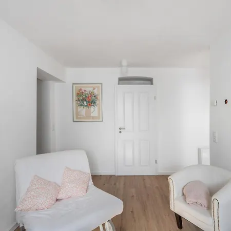 Apartment Tourbase *